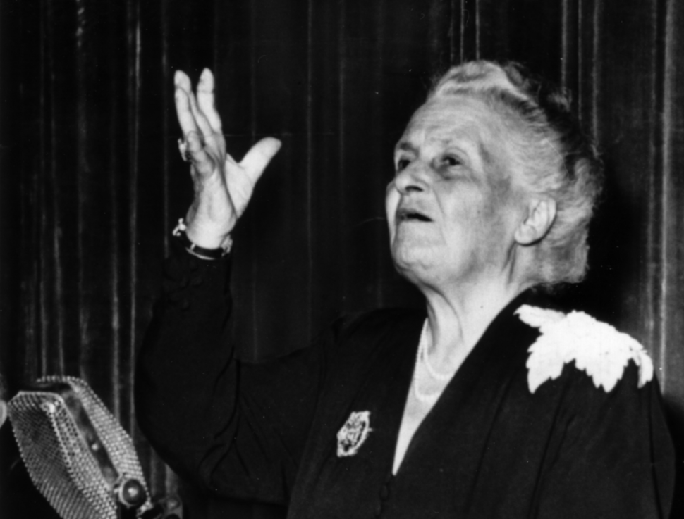 discuss the life and works of dr maria montessori